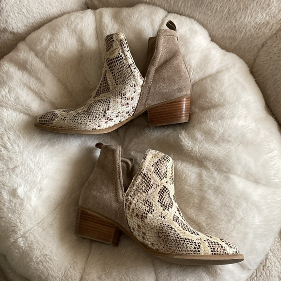 Diba True short side booties size 8 - Picture 4 of 11